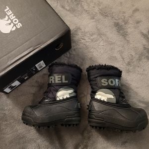 Boys Sorel winter boots